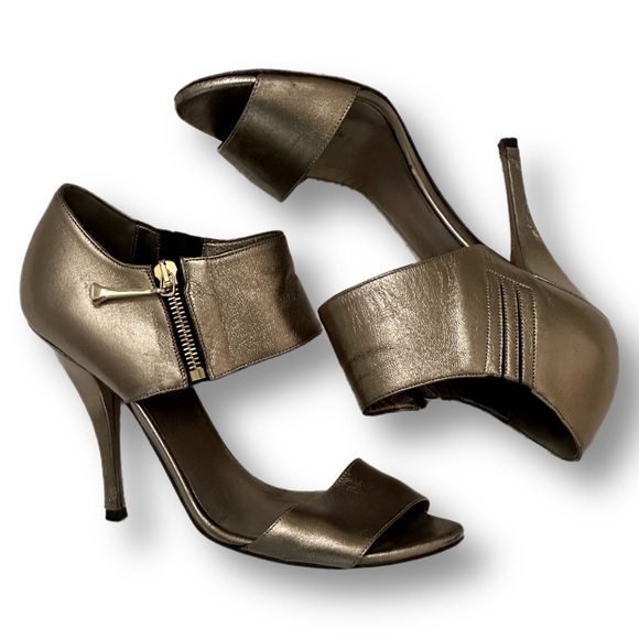 Gucci Sandals - Metallic - Size 7.5 - Picture 7 of 9